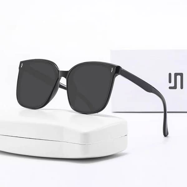 Folding Sunglasses for Women Men 2025 New Fashion Foldable Sun Glasses Portable UV Protection Shades Square Frame Travel Eyewear